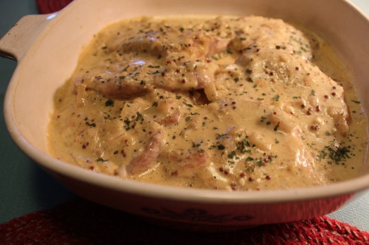 Pork cutlets in a tasty cream gravy to serve other rice, noodles, or potatoes.